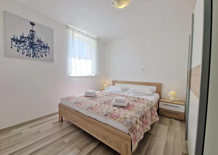 Apartmán With Parking Space Baska, Krk - 18873 Baška
